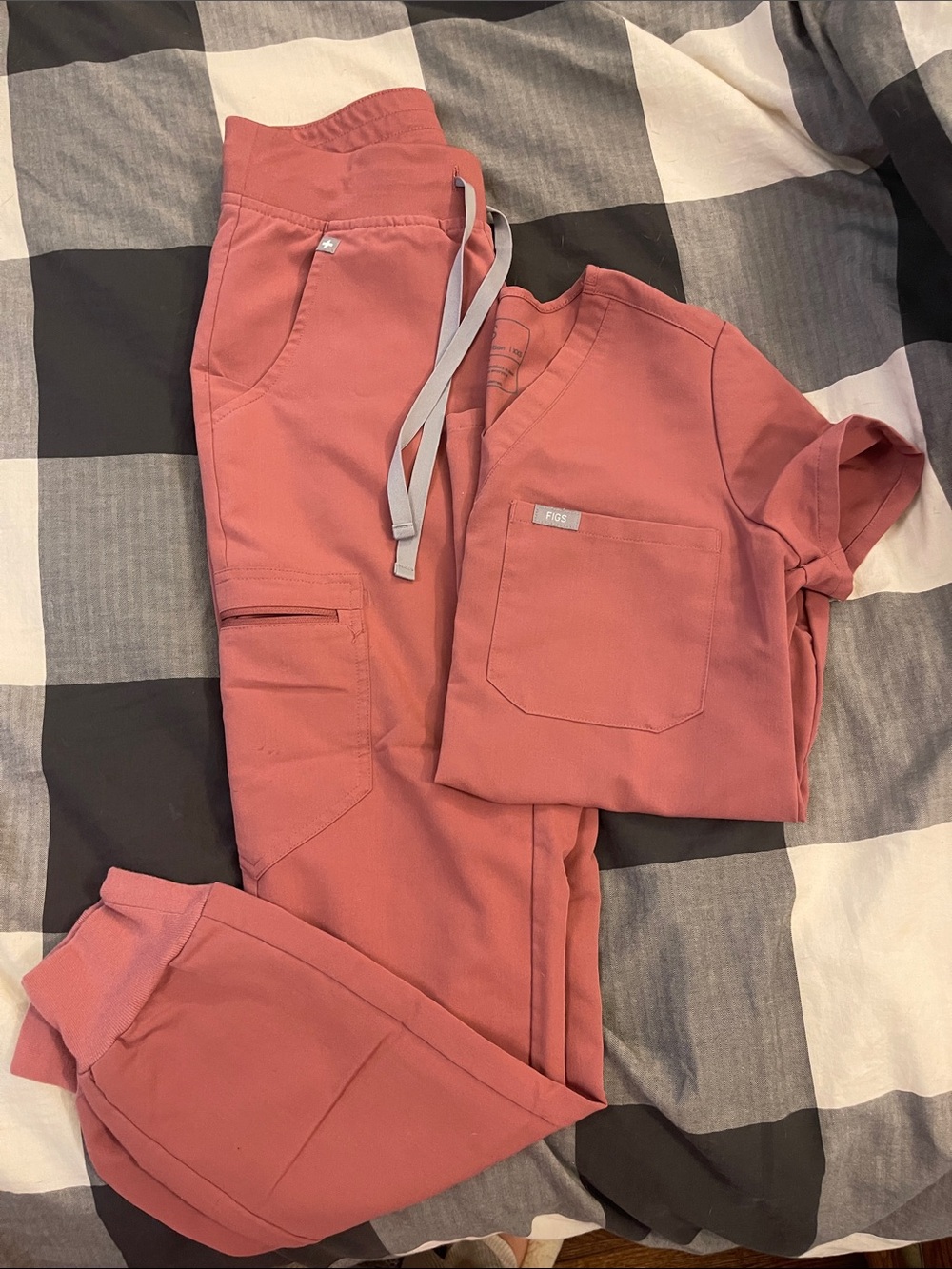 Figs Women's Scrub Set in Mauve - V-Neck Top & Jogger Pants